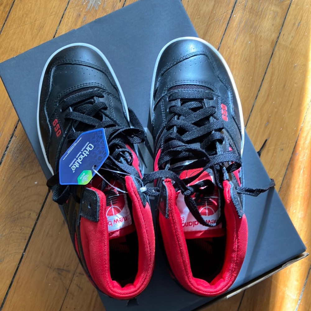 New Balance sneakers, brand new, never worn, size 9 women, size 7.5 men